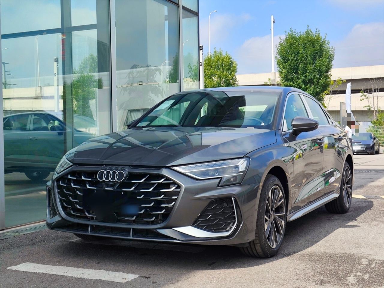 Audi A3 Long S-Line — серый, спортивные бамперы