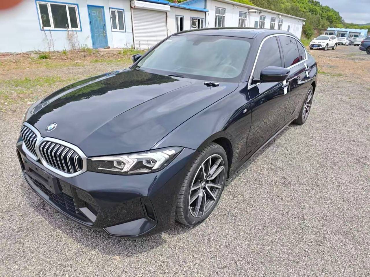 BMW 3 серии Long тёмно-синий M Sport на площадке продавца в Китае — реальное фото осмотра