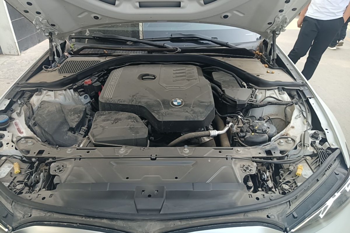 BMW 320Li 156 л.с.: проходной вариант