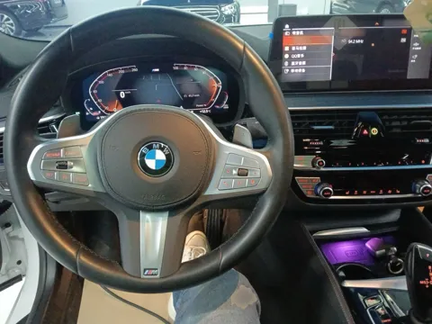BMW G38 — руль M и цифровая приборная панель
