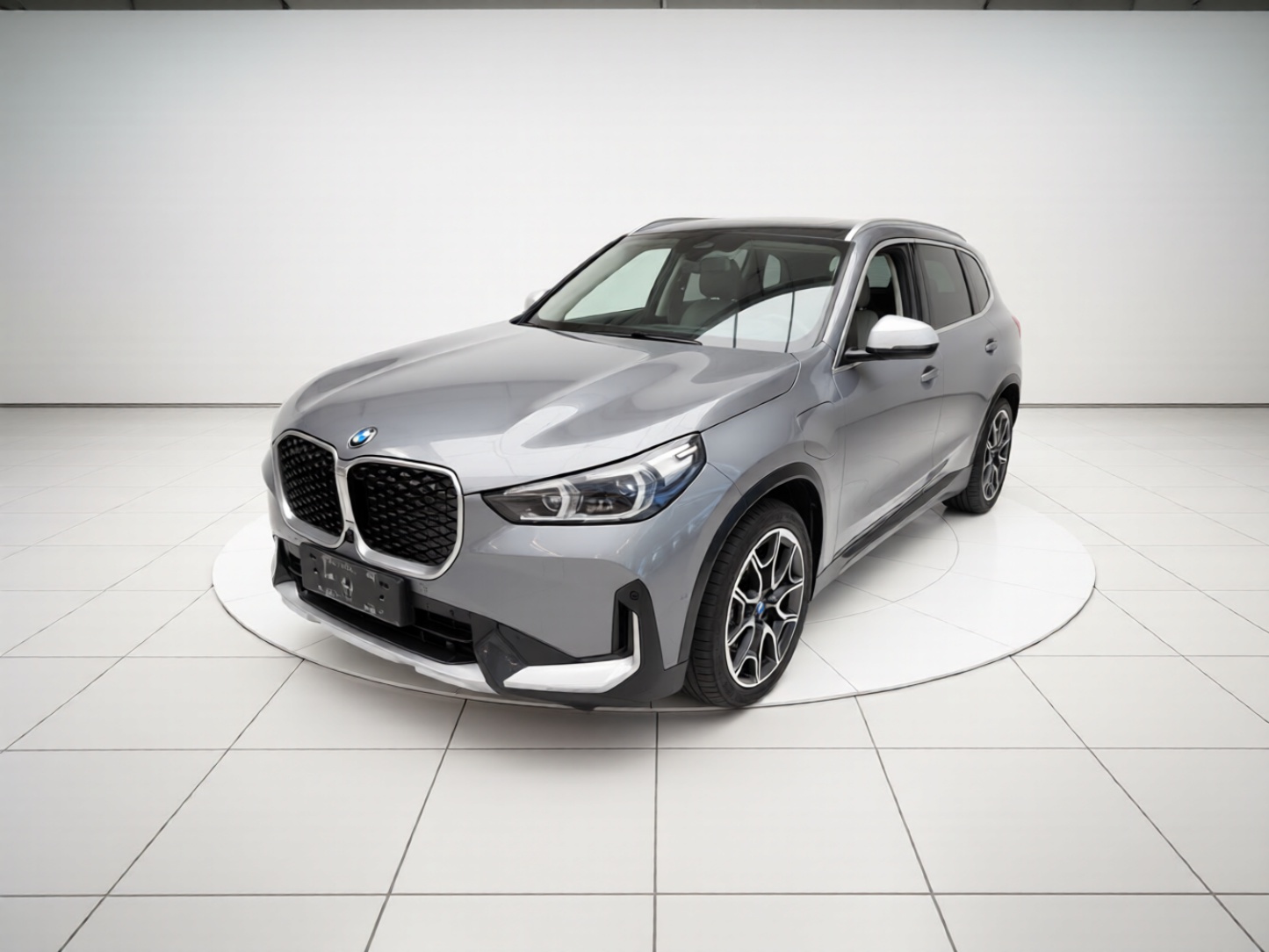 BMW iX1 из Китая — компактный электрокроссовер