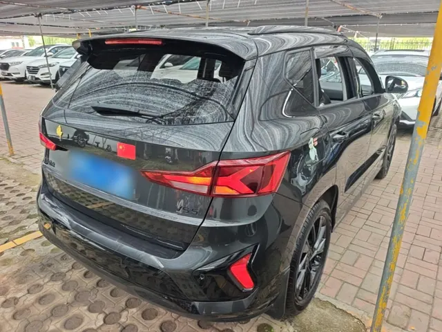 Jetta VS5 из Китая — сзади три четверти