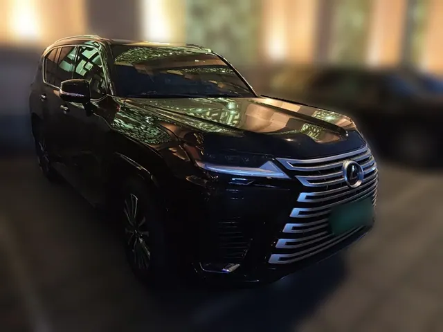 Лексус LX из Китая — спереди три четверти
