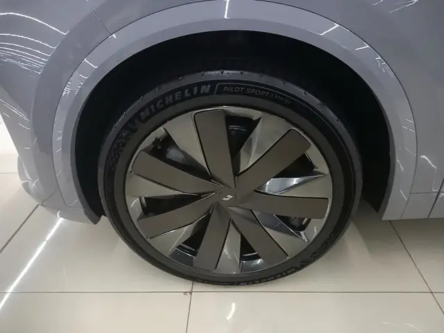 Li Auto из Китая — фото с китайской площадки