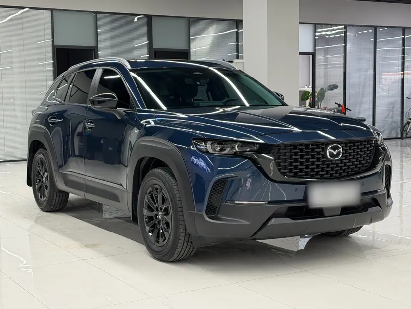 Синяя Мазда CX-50 китайского рынка спереди