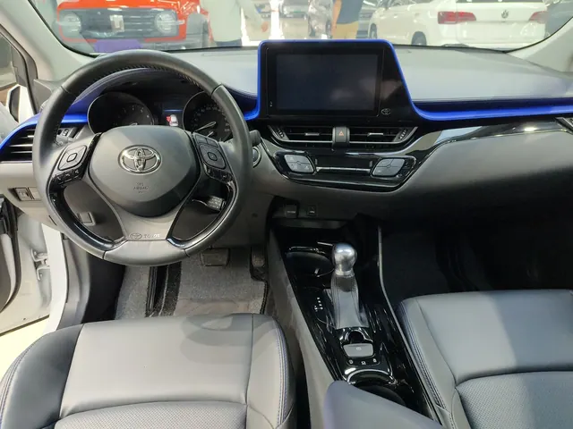 Тойота C-HR из Китая — передняя панель