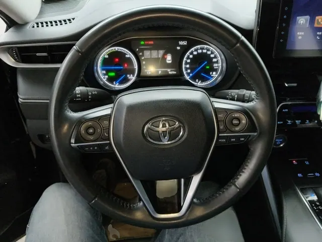 Комплектации Вайлдлендер, Венза и C-HR из Китая