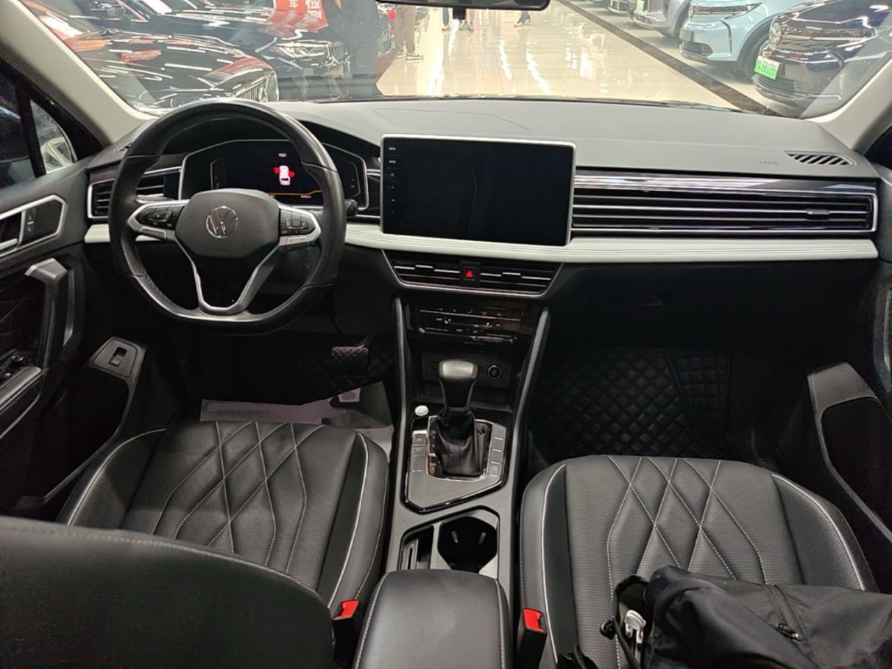 Салон Tiguan Long — торпедо, отзывы владельцев