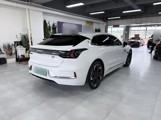 Zeekr 001 из Китая — фото с китайской площадки