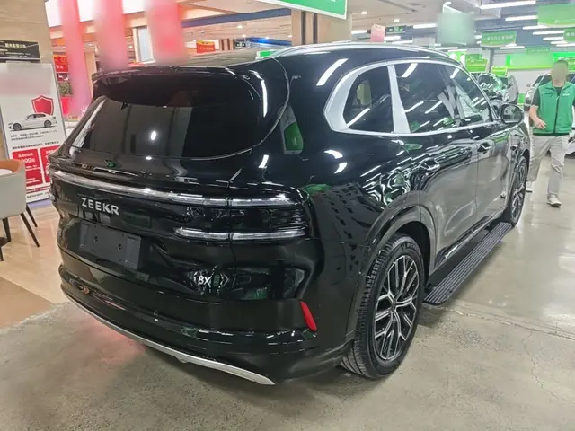 Zeekr 8X из Китая — фото с китайской площадки
